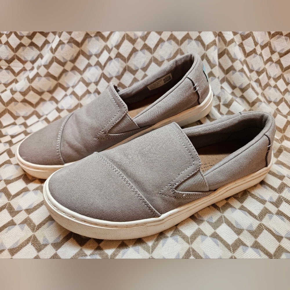 Womans Toms Slip-On Shoe Gray Size 7.5